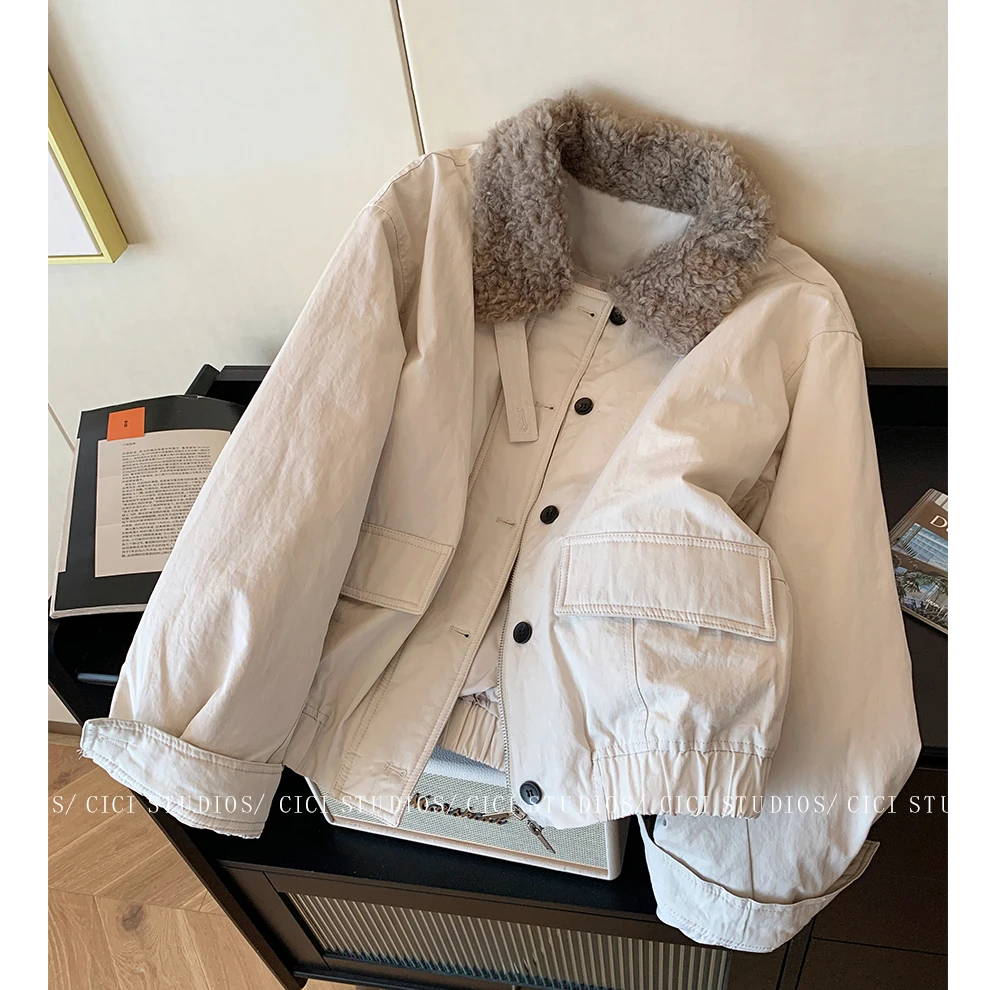 设计感羊羔毛翻领夹克羽绒服女2025冬季新款气质慵懒风保暖派克服