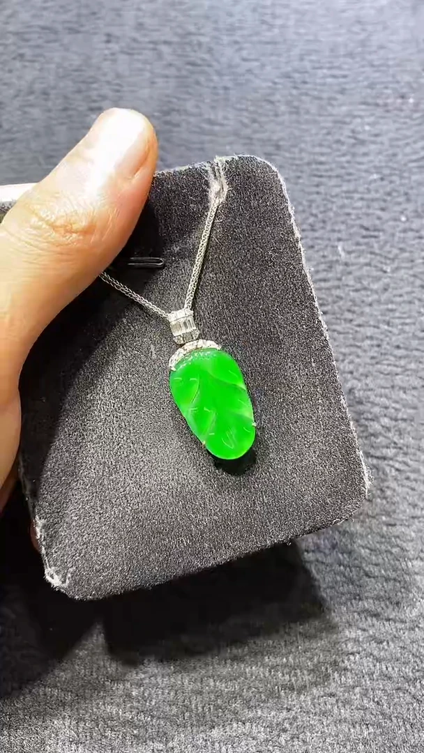 吊坠(不含链)未镶嵌翡翠l****g多样性发货不含链其一