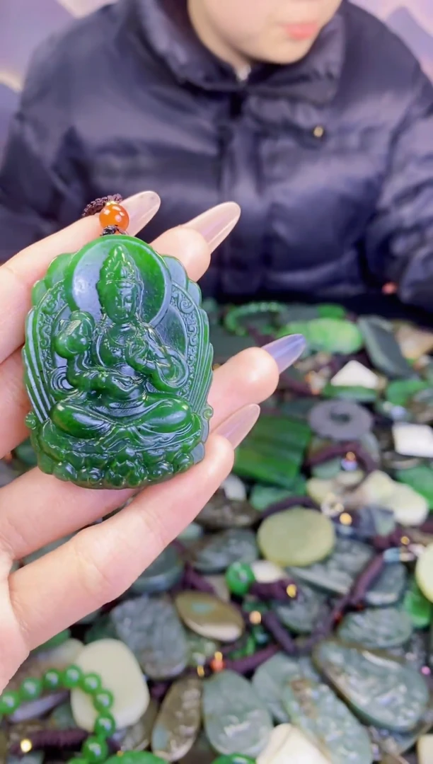 颈饰未镶嵌和田玉1