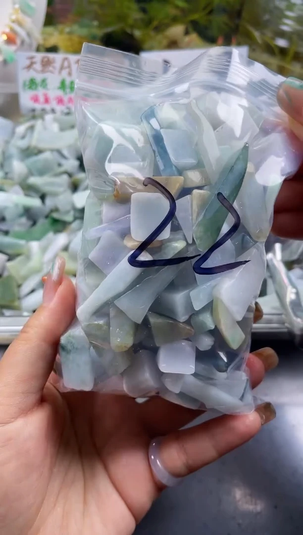 配石翡翠天然翡翠小号500克22