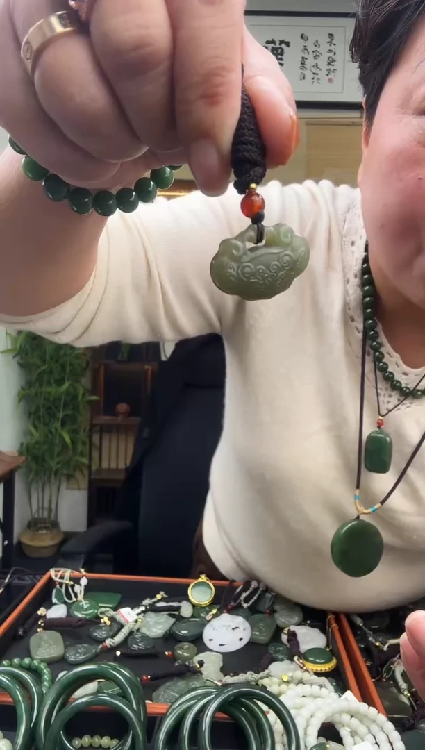 颈饰未镶嵌和田玉多样性发一  1049