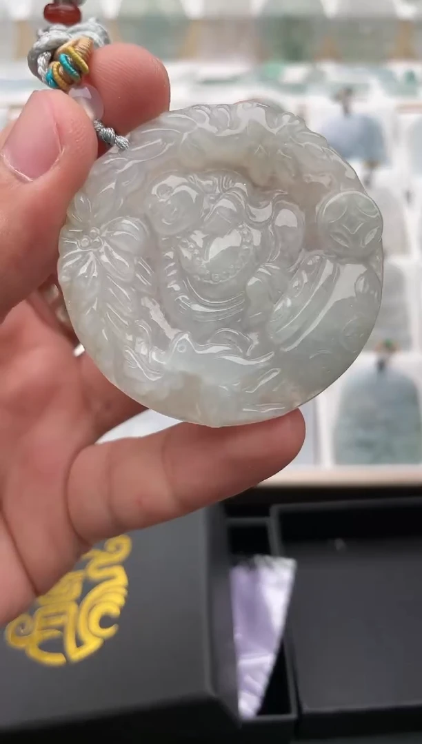 翡翠未镶嵌颈饰..../5/11/  352