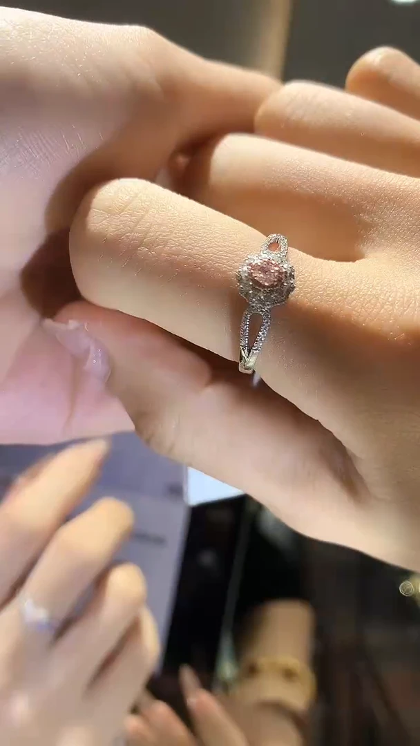 【闪购商品】钻石戒指18K金镶嵌钻石戒指