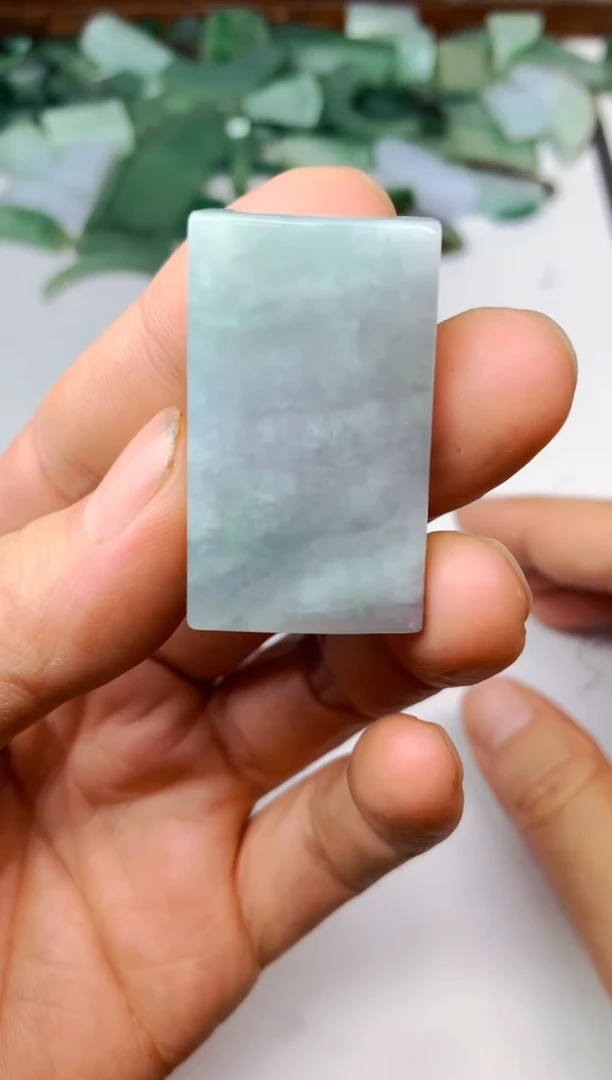 颈饰未镶嵌翡翠天*河料子