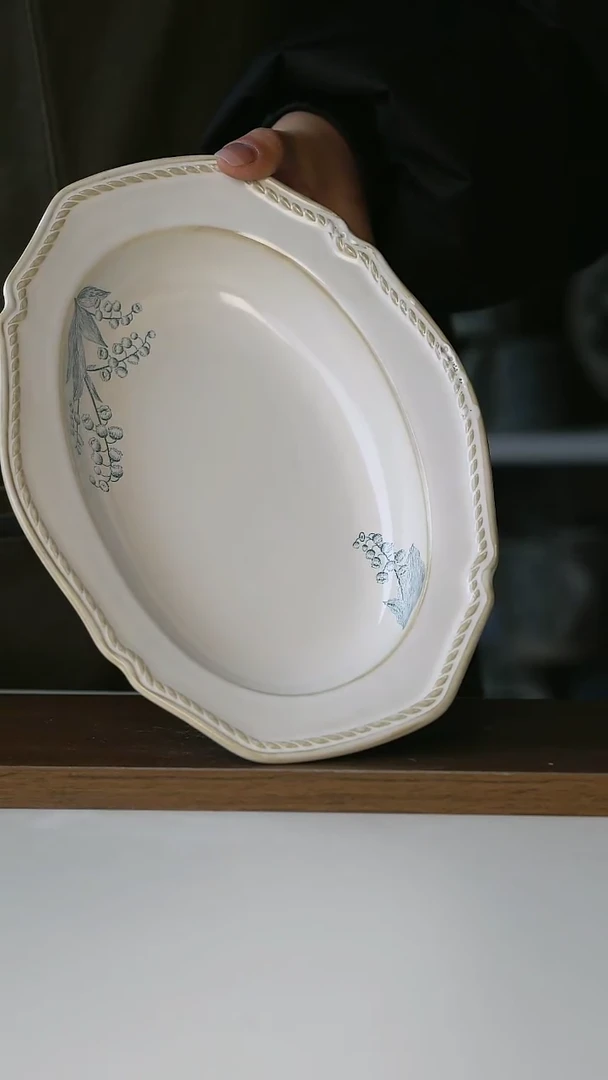 【闪购商品】陶瓷微瑕复古铃兰椭圆盘25.5cm@4-2@