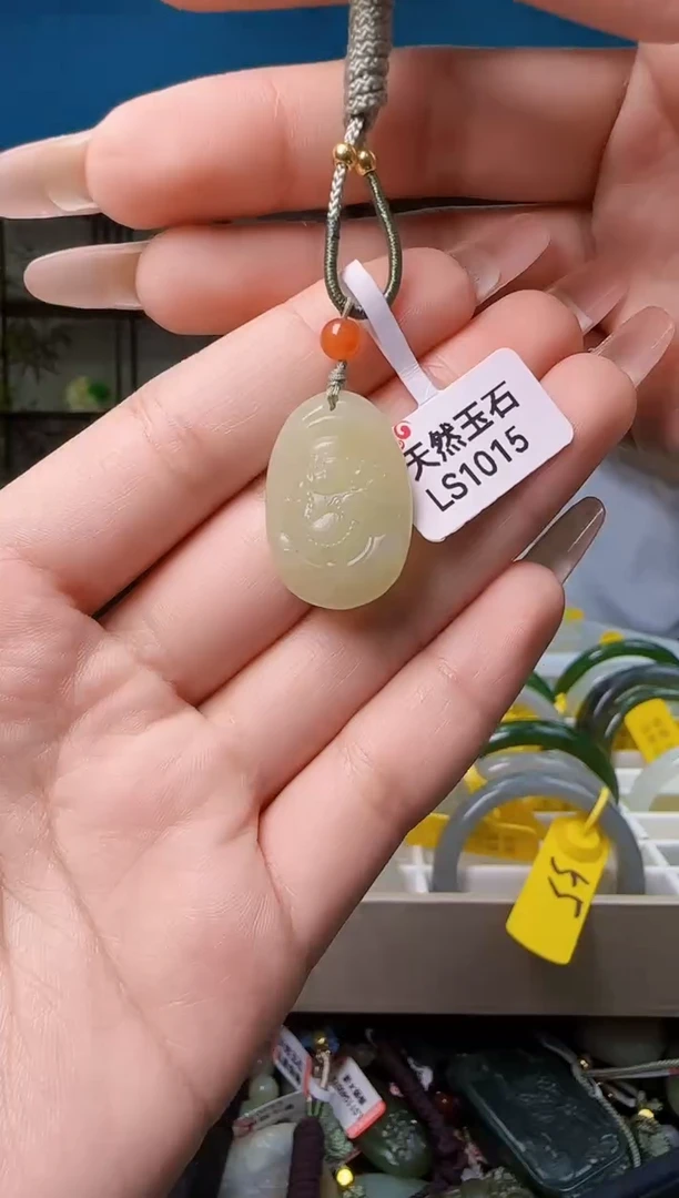 颈饰未镶嵌和田玉多样性发一