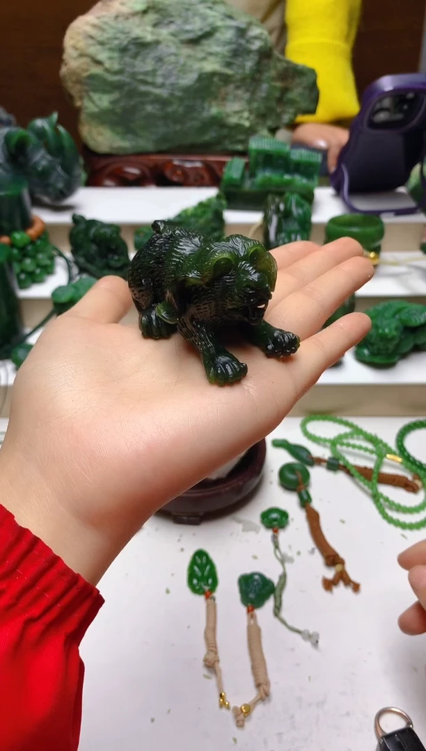 未镶嵌和田玉（碧玉）把件1