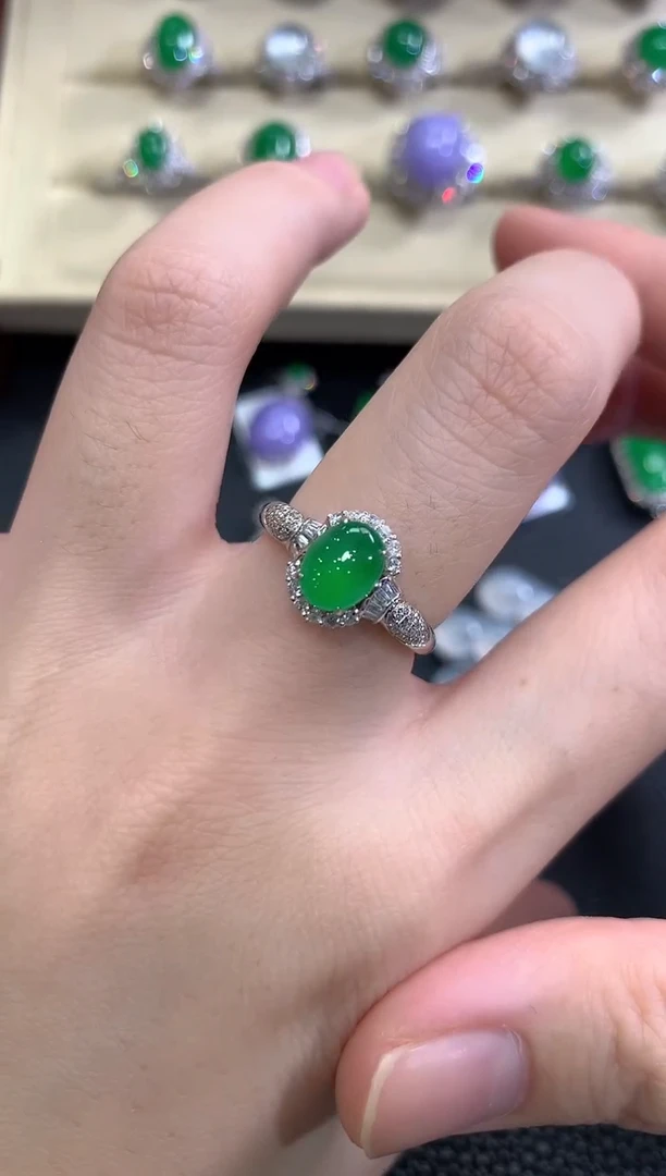 18K金镶嵌戒指翡翠秋日珠宝Q68