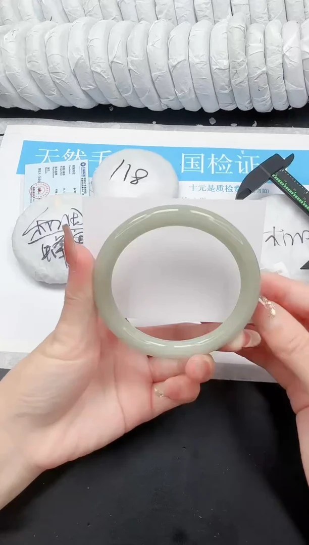 未镶嵌手镯石英质玉67-65.2DY