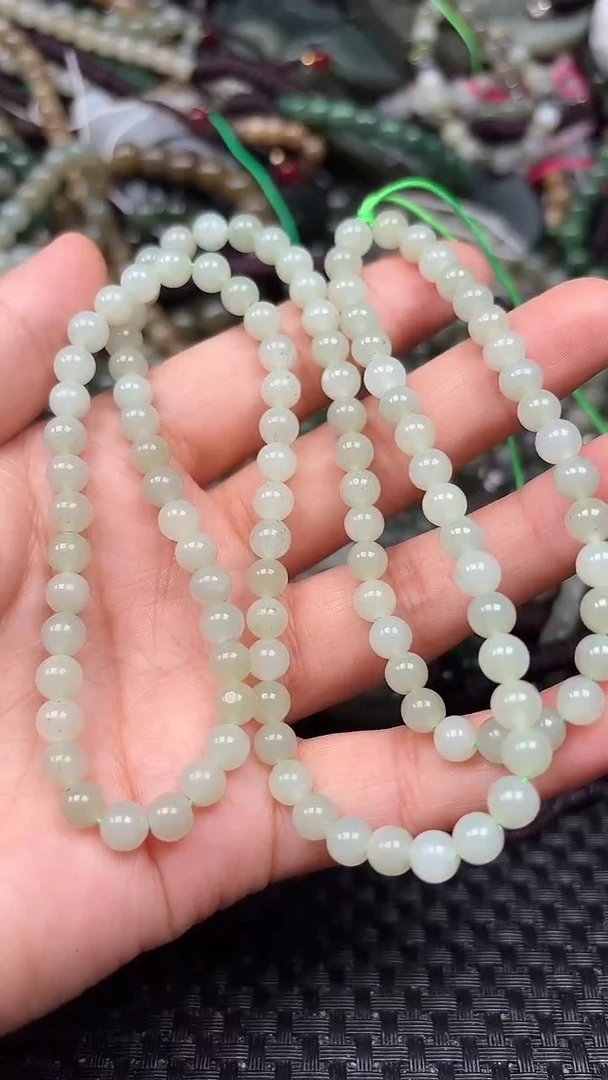 和田玉未镶嵌颈饰1