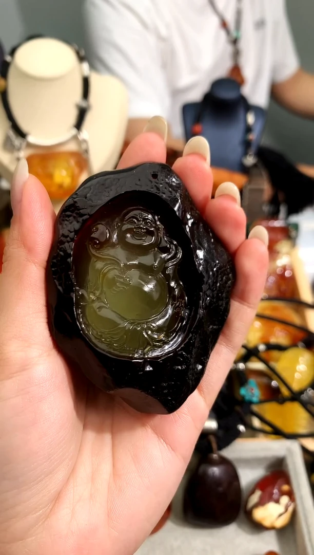 未镶嵌琥珀裸石似玉