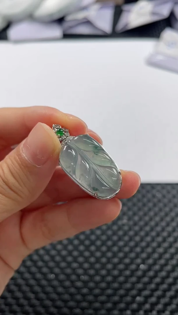 颈饰18K金镶嵌翡翠基地发货H  4344 叶子