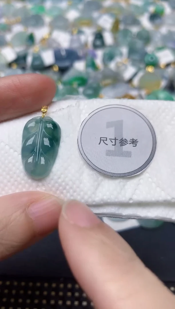 颈饰18K金镶嵌翡翠天然缅甸A货翡翠