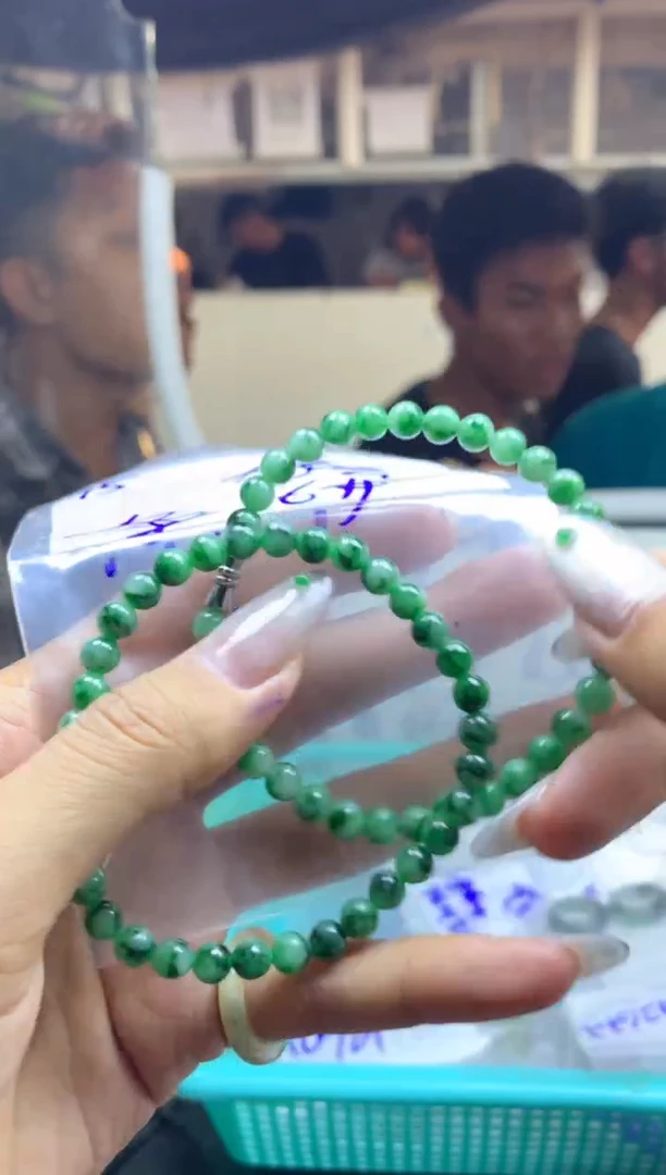 【闪购商品】定制翡翠未镶嵌手串880元毛货需精抛多样性发一