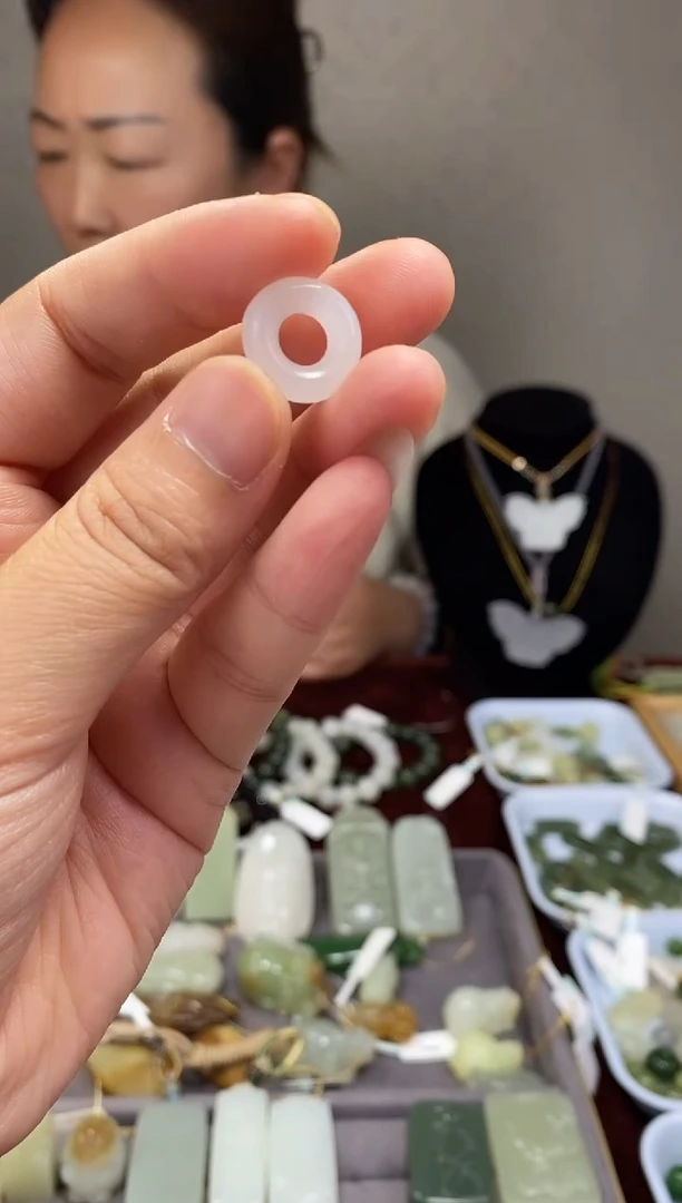 和田玉未镶嵌颈饰和田玉