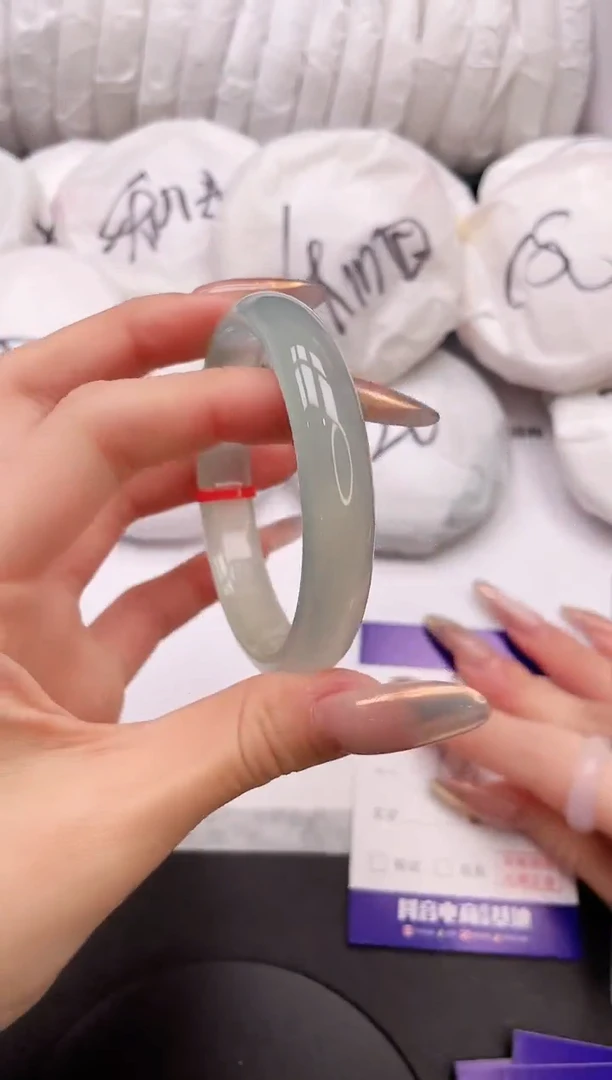 【闪购商品】石英质玉手镯未镶嵌25K161-56