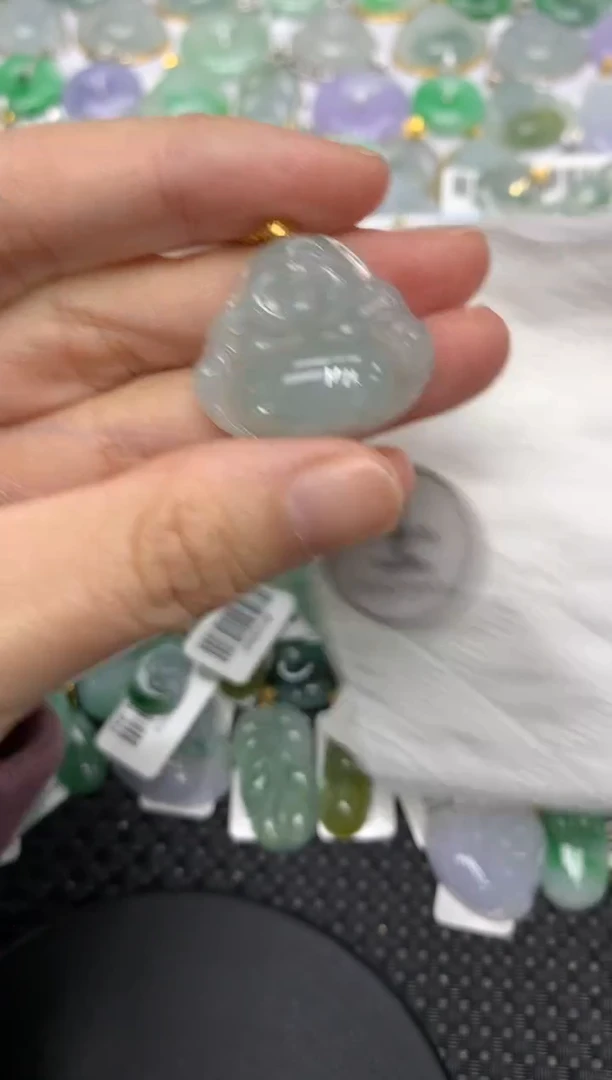 颈饰18K金镶嵌翡翠111111111111