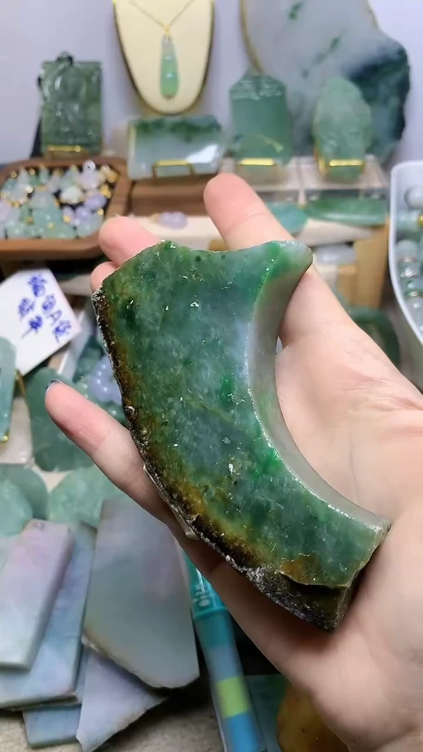 翡翠挂件未镶嵌缅甸A货翡翠，没有运费险