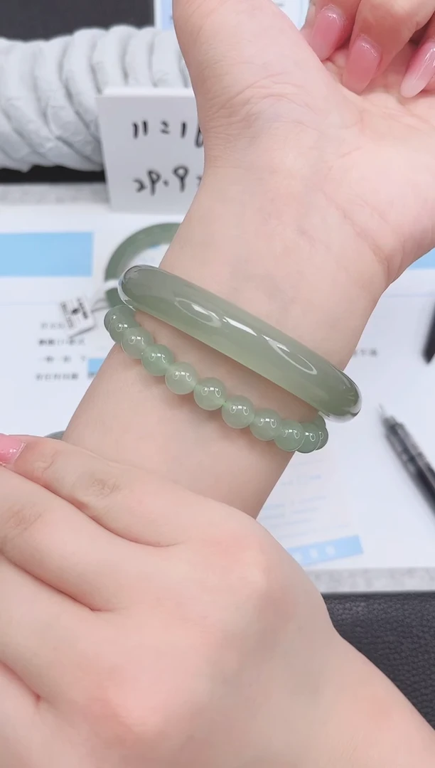 未镶嵌手镯石英质玉141-65.1