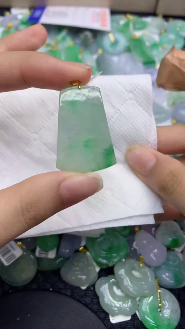 颈饰未镶嵌翡翠天然缅甸A货翡翠