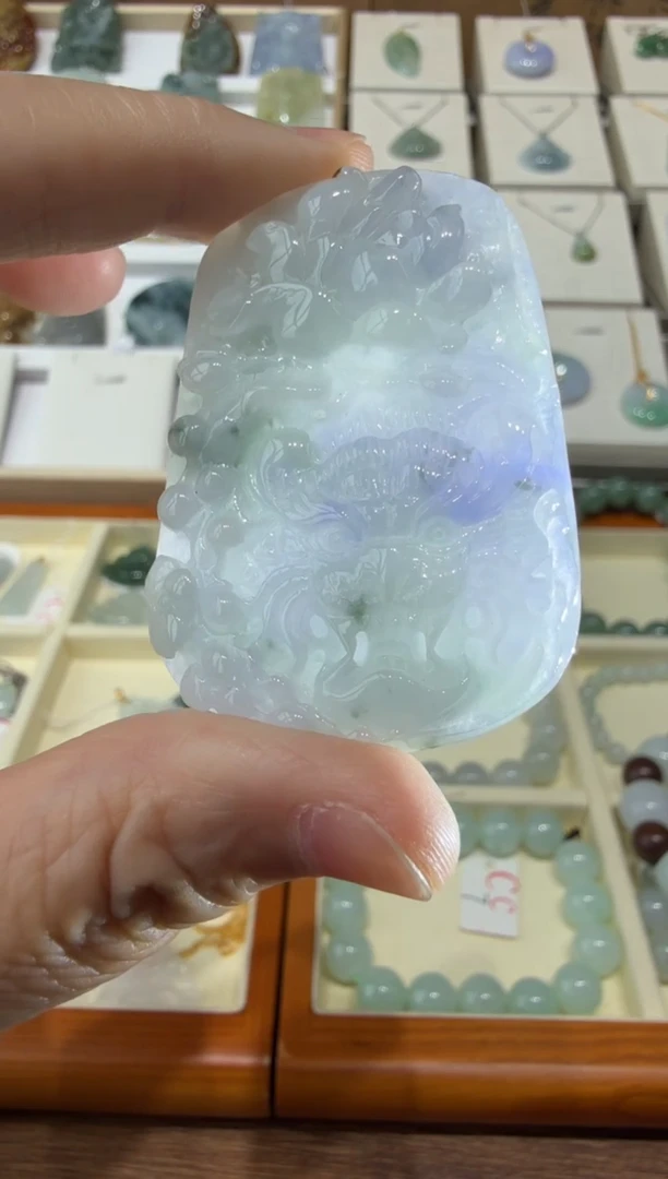 翡翠挂件未镶嵌A货翡翠多样性孤品