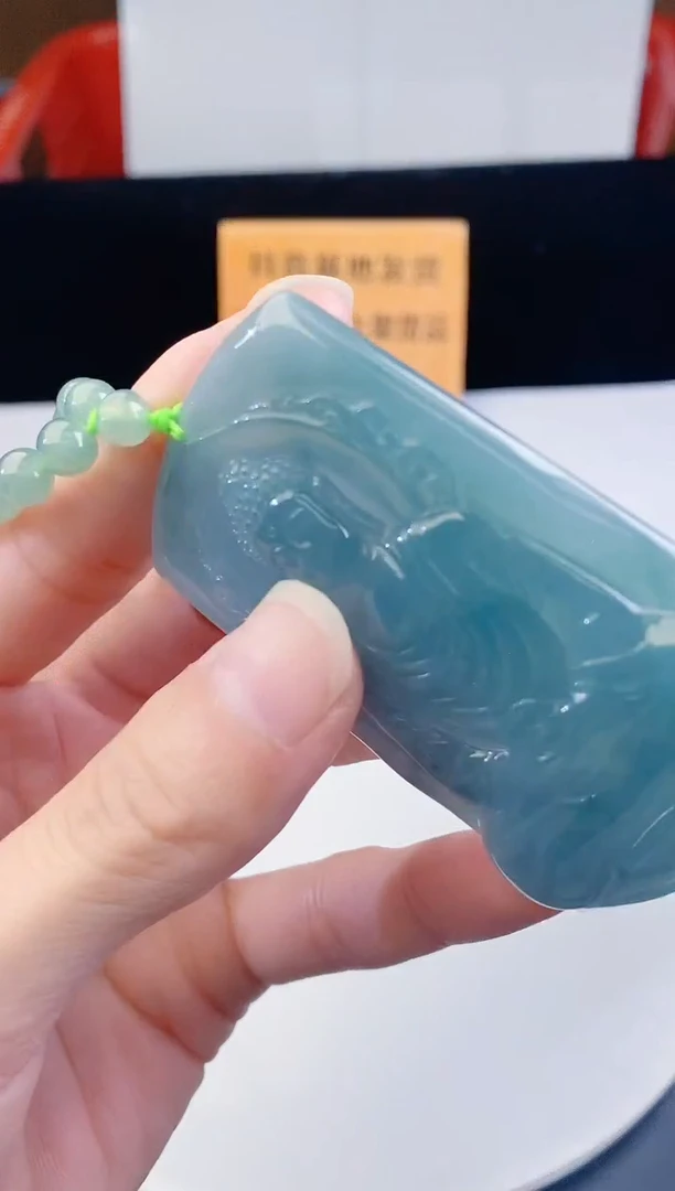 颈饰未镶嵌翡翠