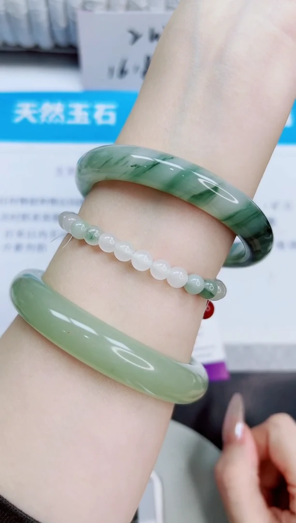 未镶嵌手镯石英质玉128/57.8