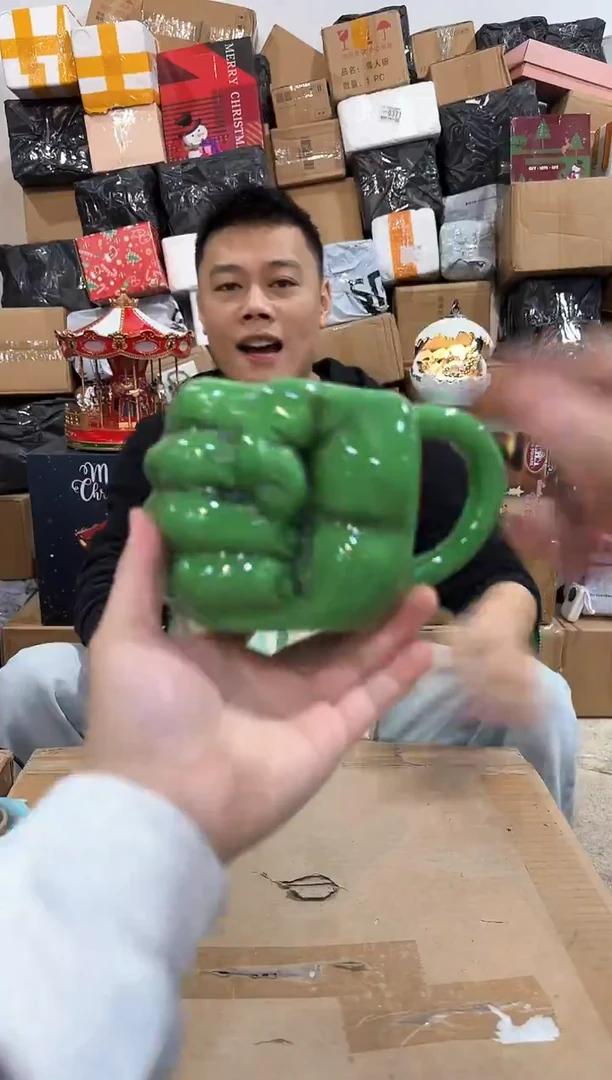 瓷片绿巨人拳头杯