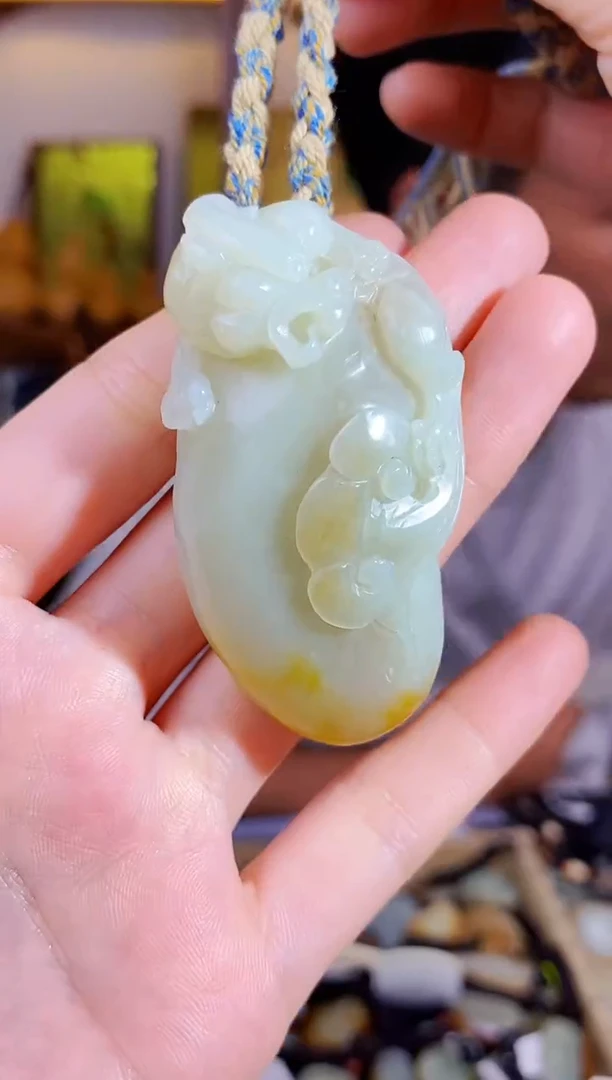 和田玉未镶嵌颈饰1