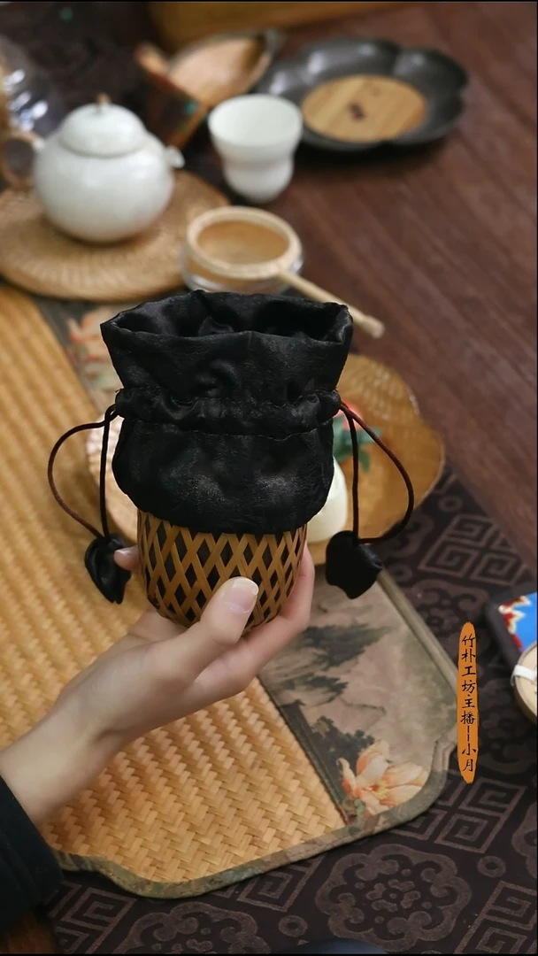 大漆香云纱镂空杯笼