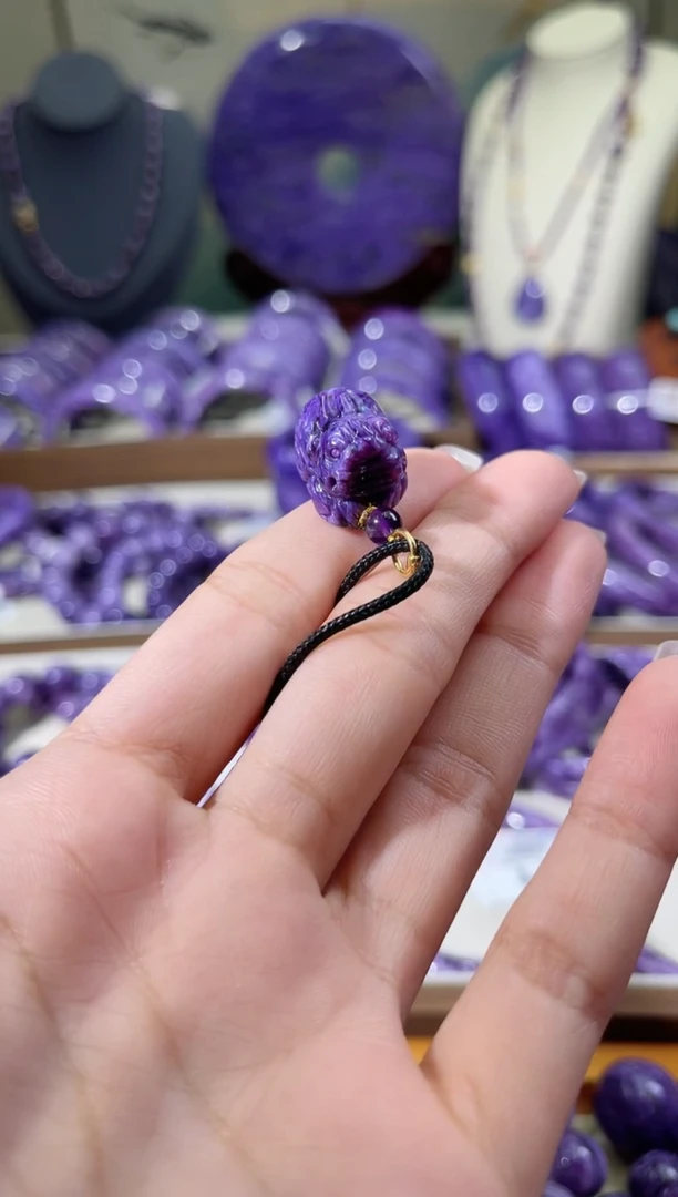 银S925镶嵌查罗石（紫龙晶）吊坠貔貅