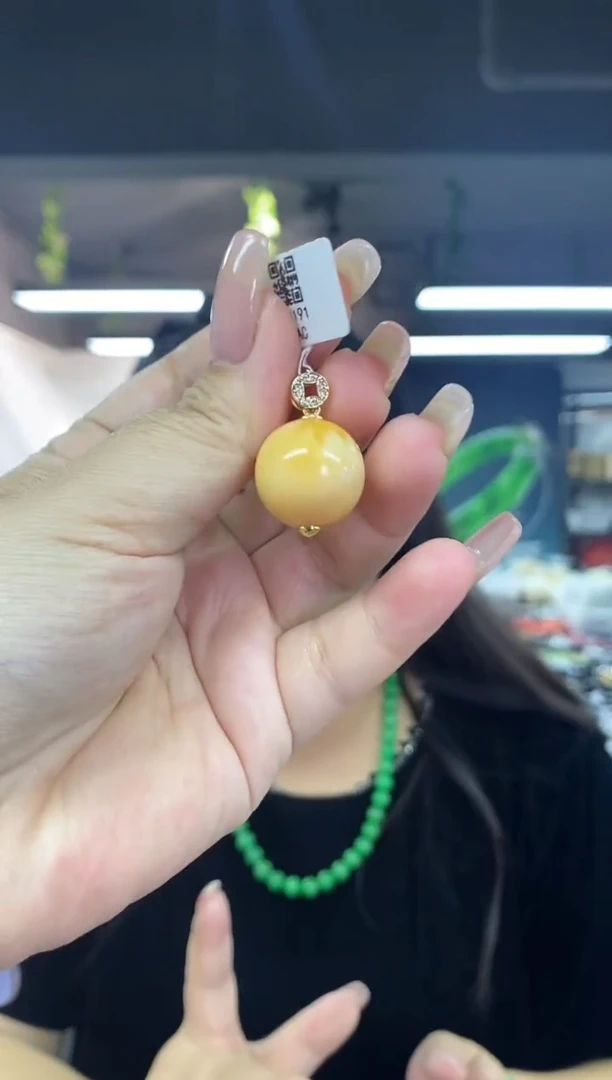 未镶嵌蜜蜡裸石多样性发其一颜色微差