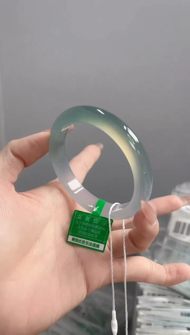 玛瑙/玉髓手镯未镶嵌56-57圈