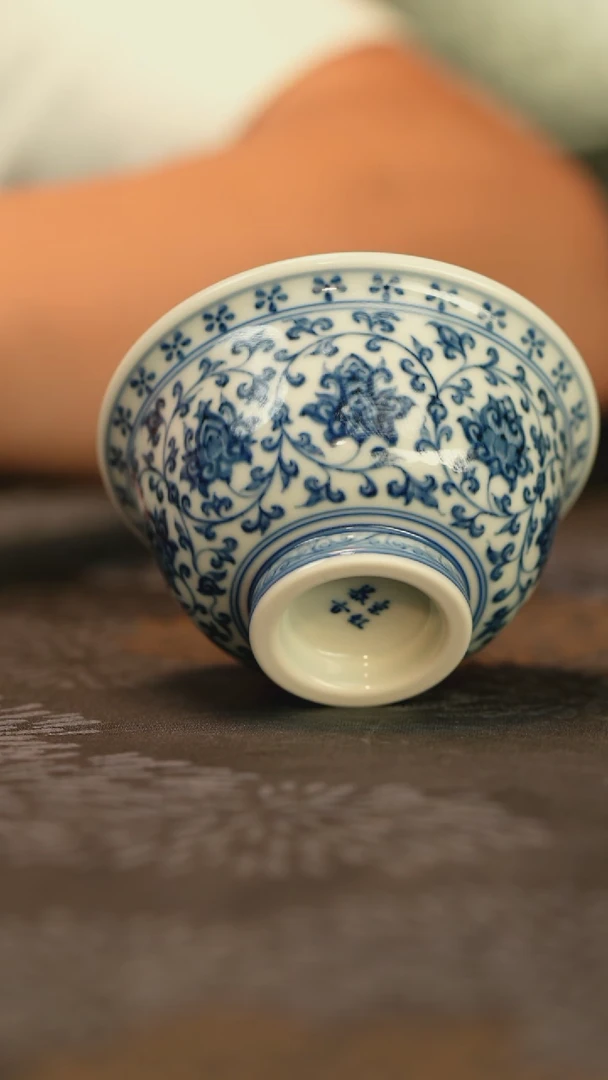 垂虹慕古永乐双狮缠枝莲压手杯