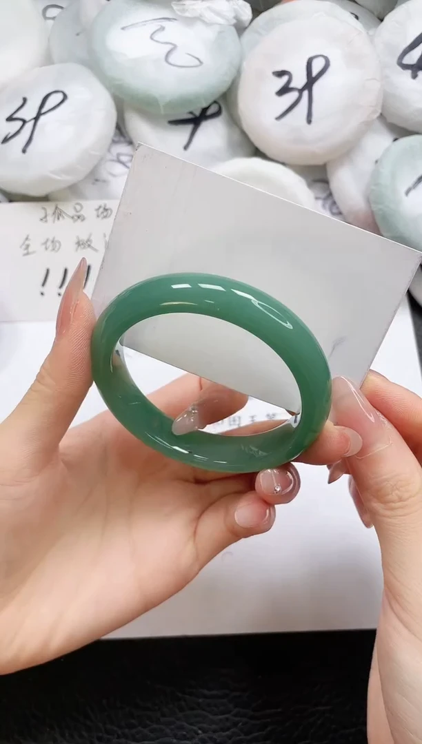 石英质玉手镯未镶嵌182-58