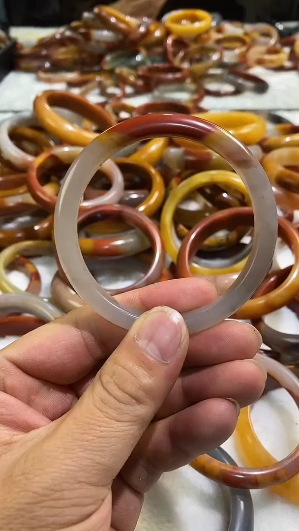 未镶嵌石英质玉（黄龙玉）手镯黄龙玉手镯60圈口