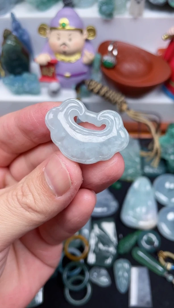 【闪购商品】翡翠吊坠(不含链)未镶嵌如意