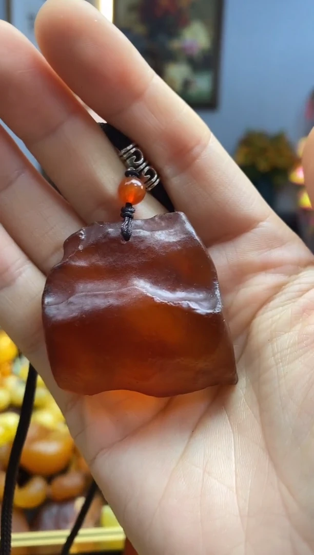 未镶嵌颈饰琥珀吊坠