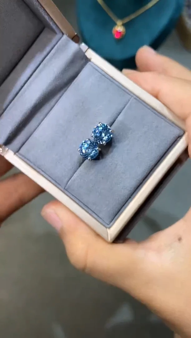 银S925镶嵌耳坠海蓝宝石.......