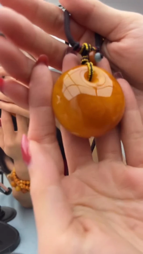 未镶嵌蜜蜡珠宝奇石假一罚十，024.微瑕发一件