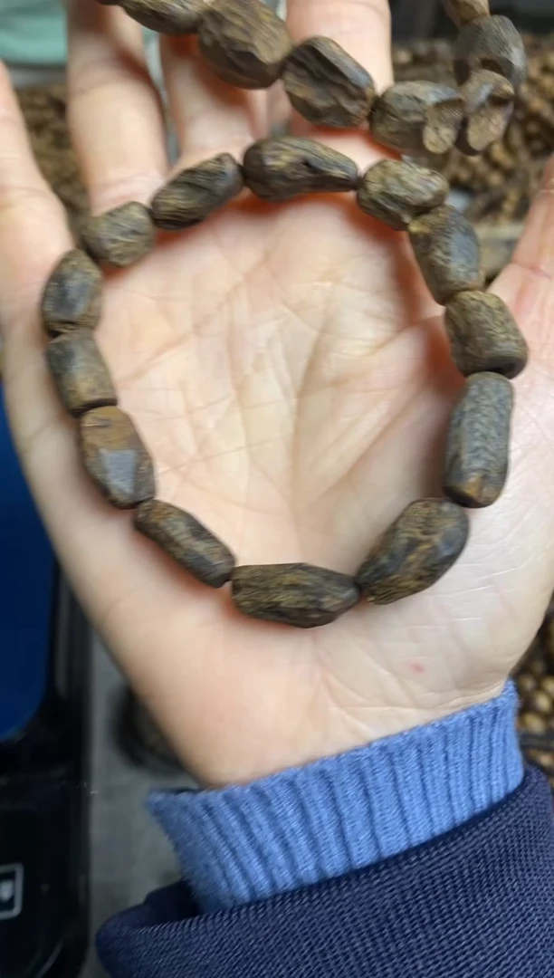 沉香手串沉水级树丁留疤珠单圈手串9+多样性发一
