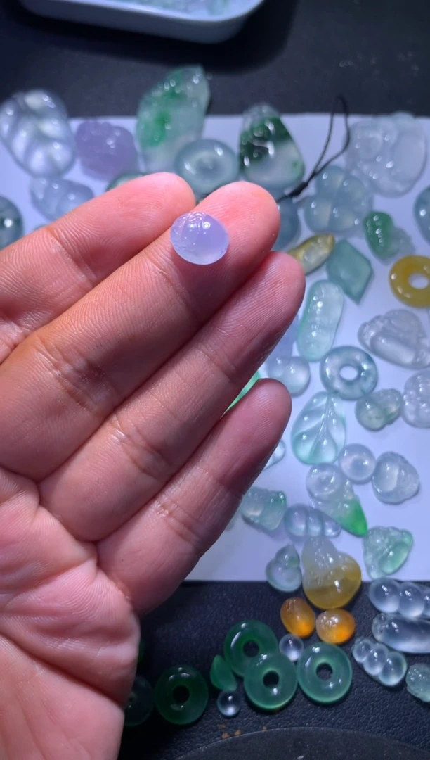 【闪购商品】翡翠颈饰未镶嵌金蝉