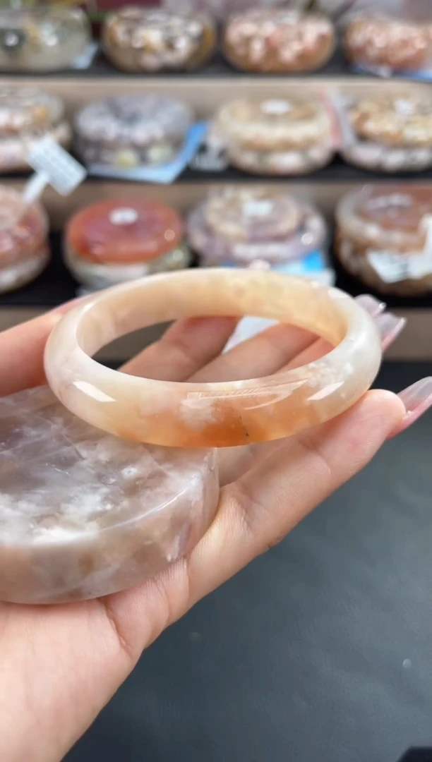 未镶嵌手镯石英质玉59