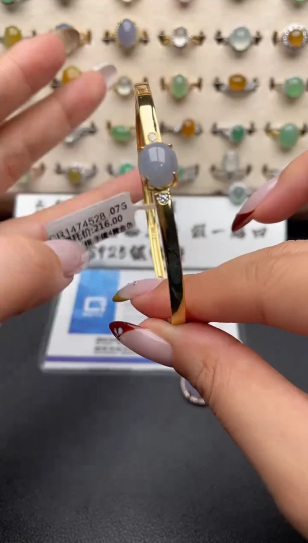 未镶嵌戒指翡翠一物一证一礼盒