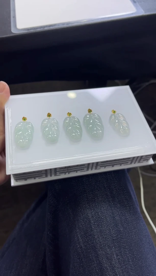 颈饰18K金镶嵌翡翠Q142/多样性发一件/配绳子