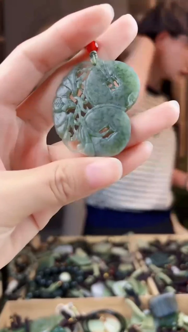 颈饰未镶嵌和田玉拍一发一，多样性发货