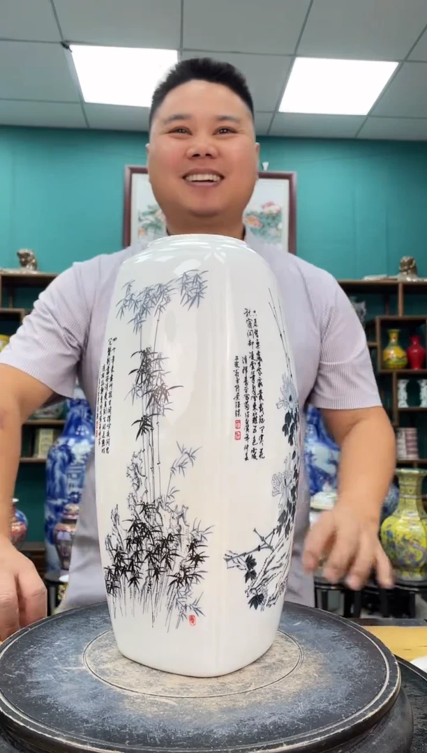 摆件梅兰竹菊四方瓶陶瓷摆件