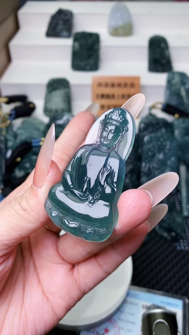 颈饰未镶嵌翡翠1