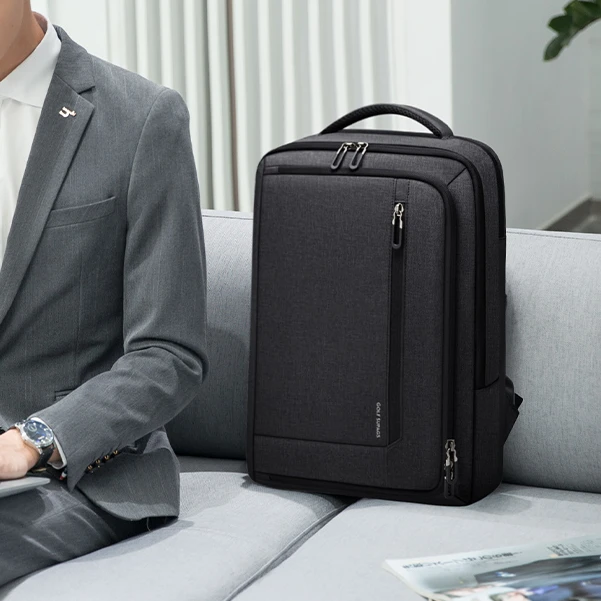 GOLF/高尔夫男士双肩包2025新款商务休闲大容量15.6寸电脑背包男