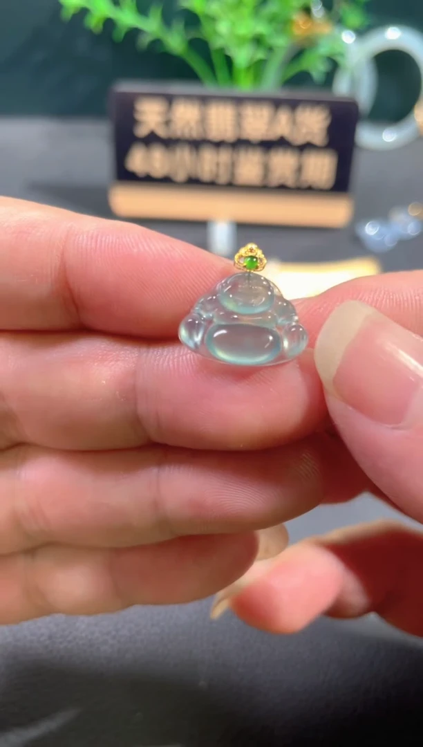 翡翠18K金镶嵌颈饰翡翠